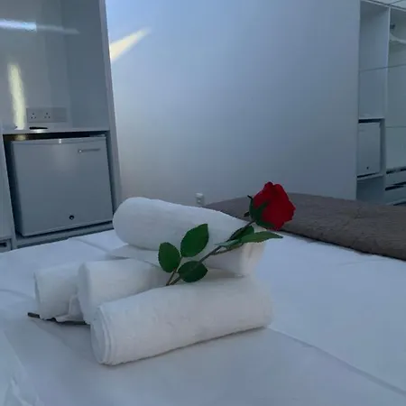 5 Stars Никосия